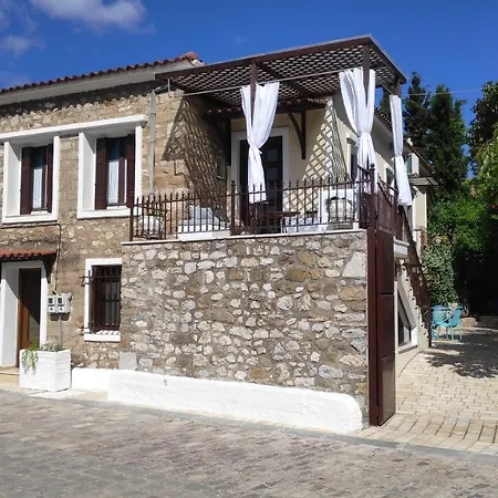 Naupactus Unique Harbor Apartment In A Stone House! Nafpaktos Exterior photo
