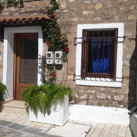 Naupactus Unique Harbor Apartment In A Stone House! Nafpaktos Exterior photo